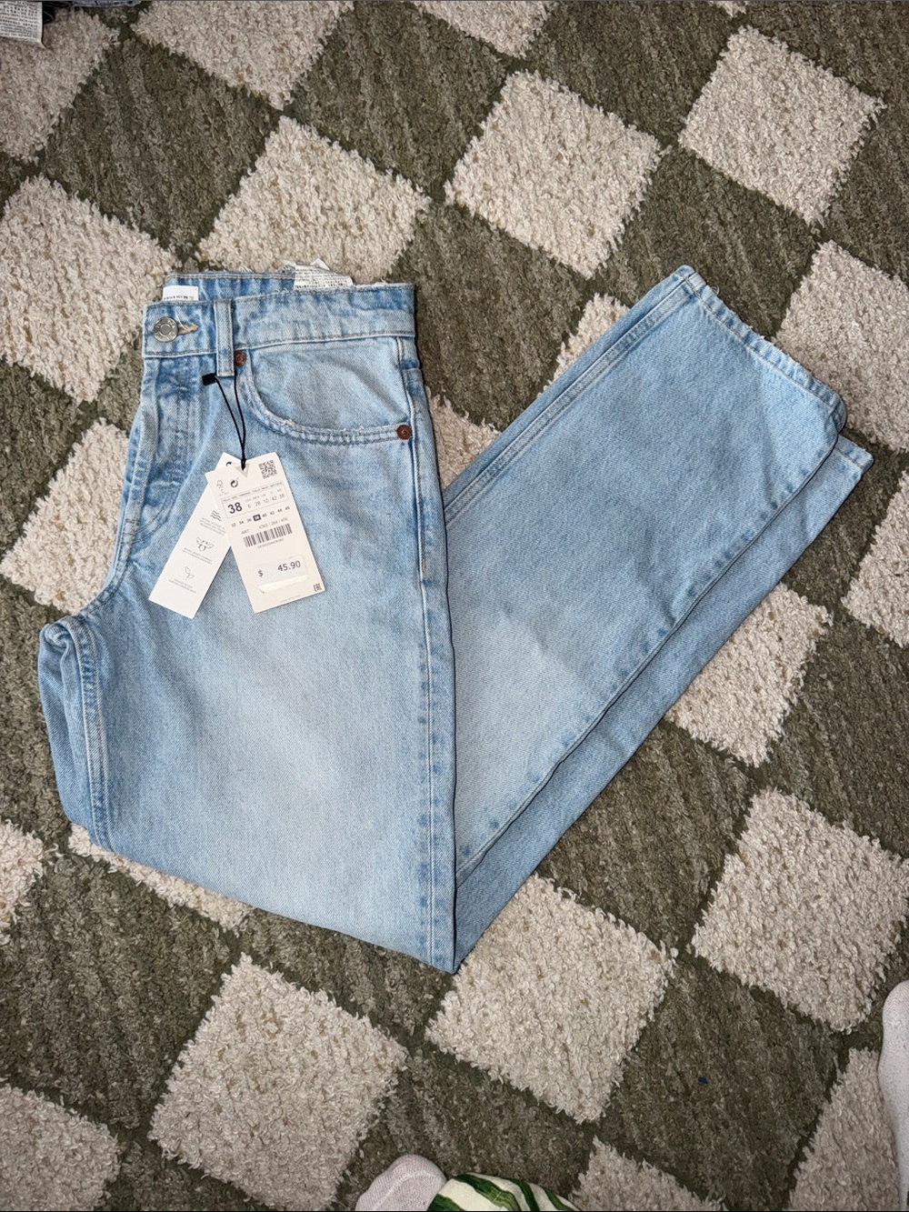 Light Wash Mid-Rise Straight Jeans NWT